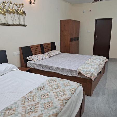 Penthouse Apartment มทุราย ภายนอก รูปภาพ